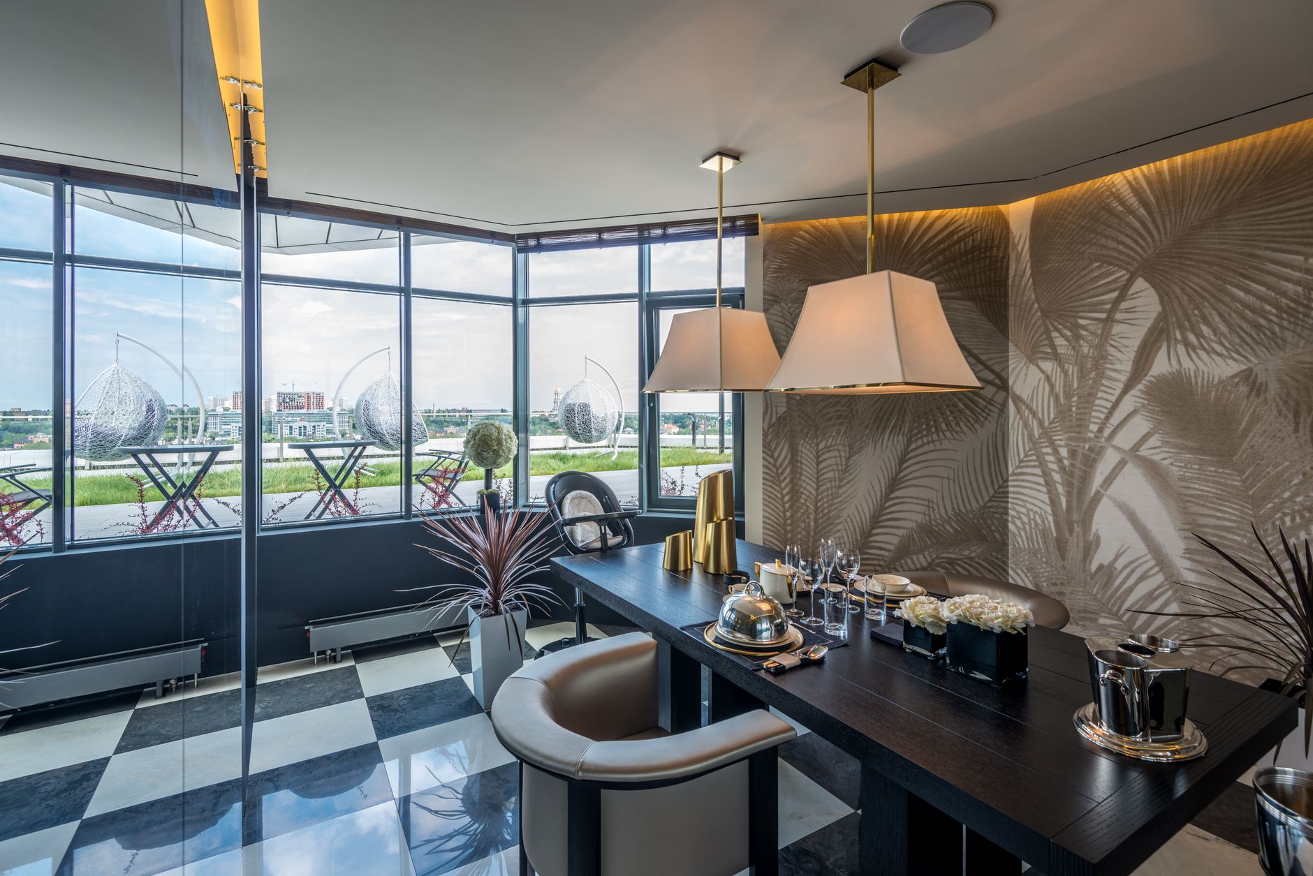 Modern Consulting Meeting Room